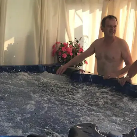 D'hôte Rose Avec Petit Déjeuner Sauna Et Jacuzzi En Option Sarlat