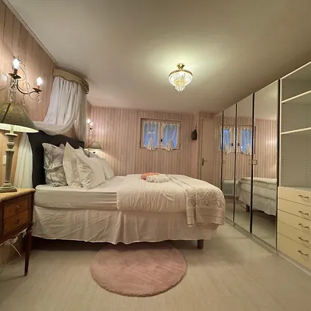 D'hôte Rose Avec Petit Déjeuner Sauna Et Jacuzzi En Option