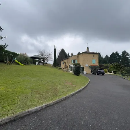 D'hôte Rose Avec Petit Déjeuner Sauna Et Jacuzzi En Option 3*