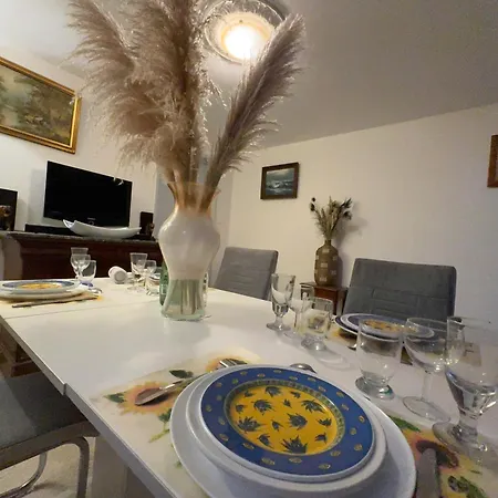 D'hôte Rose Avec Petit Déjeuner Sauna Et Jacuzzi En Option Affittacamere 3*