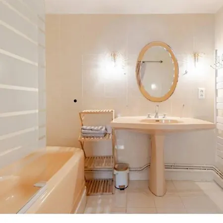 בית הארחה D'hote Rose Avec Petit Dejeuner Sauna Et Jacuzzi En Option סרלה-לה קנדה