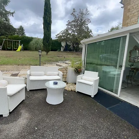 D'hote Rose Avec Petit Dejeuner Sauna Et Jacuzzi En Option בית הארחה סרלה-לה קנדה